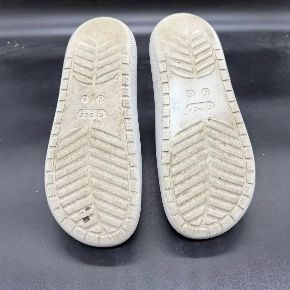 Crocs classic clog Junior size 4 gray summer casual slip on comfort
